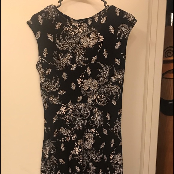 Dress - Picture 2 of 6